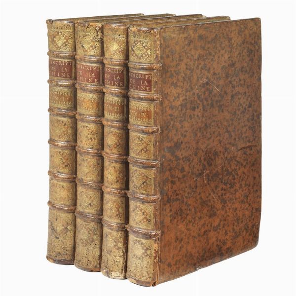 (Cina - Illustrati 700)   DU HALDE, Jean Baptiste.   Description geographique historique, chronologique, politique, et physique de l&rsquo;empire de la Chine et de la Tartarie chinoise, enrichie des cartes generales et particulieres […] du Thibet, & de la Cor&eacute;e, & orn&eacute;e d&rsquo;un grand nombre de figures & de vignettes grav&eacute;e en taille-douce. Tome premier [-quatrieme].   A Paris, chez P. G. Le Mercier, 1735.  - Asta Libri, manoscritti e autografi - Associazione Nazionale - Case d'Asta italiane