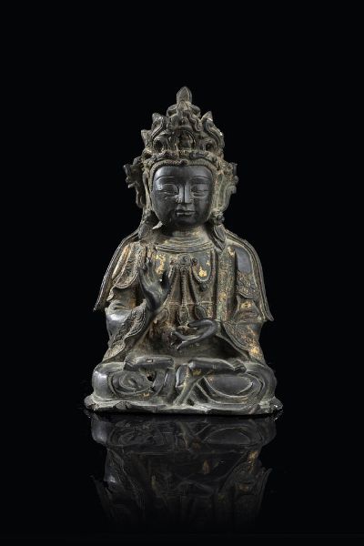 BUDDHA : Figura di Buddha in bronzo brunito con segni di doratura  Cina  dinastia Ming  XVII secolo. h cm 20x12 5  - Asta Arte Orientale - Associazione Nazionale - Case d'Asta italiane