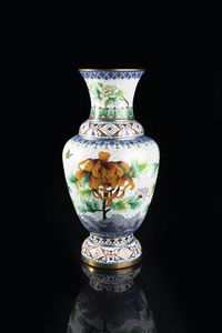 VASO - Vaso in Cloisonn con decoro floreale  Cina  Repubblica  XX secolo. h cm 51 5x24