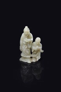 GRUPPO IN GIADA - Gruppo in giada Celadon raffigurante due personaggi  Cina  XIX secolo. h cm 10 1