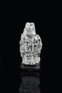 GRANDE VASO - Grande vaso in cristallo di Rocca intarsiato con figure di animali tra i rami sormontato da coperchio e base in  [..]