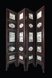 PARAVENTO - Paravento in legno con piastrelle in porcellana Famiglia Rosa  Cina  dinastia Qing  XX secolo. h cm 146x120