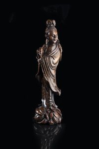 GUANYIN - Guanyin in legno intarsiata in argento  Cina  dinastia Qing  XIV secolo. h cm 54x15