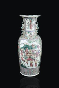 VASO IN PORCELLANA - Vaso in porcellana Famiglia Rosa dipinto con scene di parata  Cina  dinastia Qing  XIX secolo. h cm 60x24