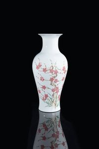 VASO - Vaso dipinto con fiori rosa disegno invisibe sul retro e dipinto con fiori blu all'interno  Cina  Repubblica   [..]