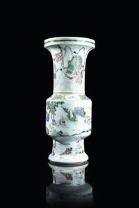 VASO - Vaso in porcellana Famiglia Verde con scena di vita quotidiana  Cina  dinastia Qing  XX secolo. h cm 48x20