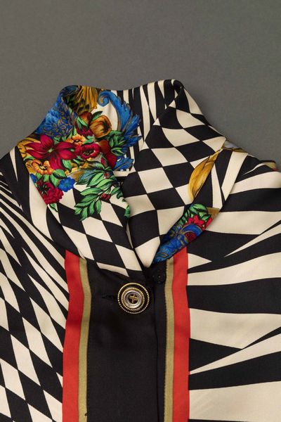 Gianni Versace : Camicia vintage  - Asta POP Culture and Comics - Associazione Nazionale - Case d'Asta italiane