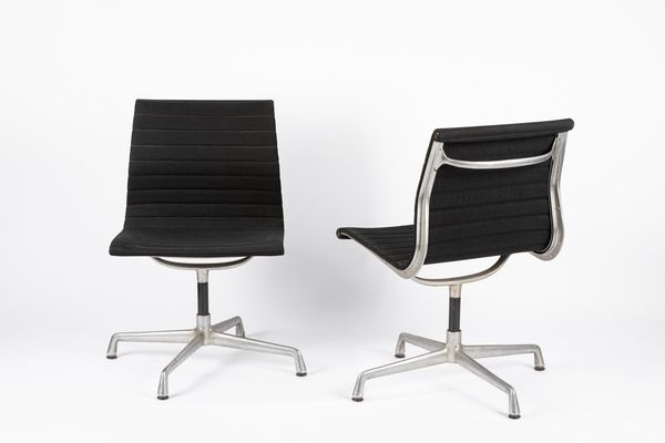 ,Charles & Ray Eames : Due sedie  - Asta Design e Arti Decorative - Associazione Nazionale - Case d'Asta italiane