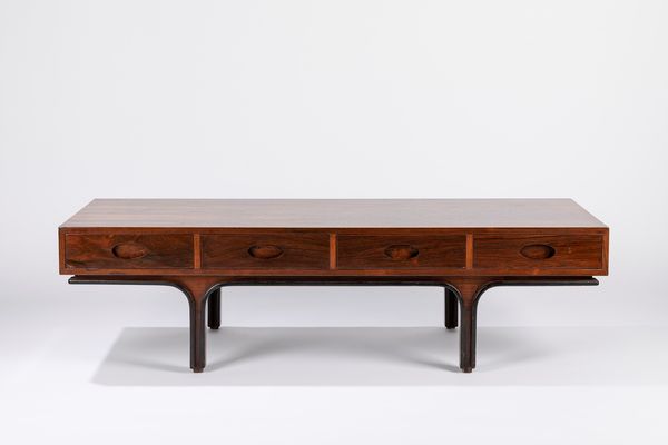 ,Gianfranco Frattini : Tavolino  - Asta Design e Arti Decorative - Associazione Nazionale - Case d'Asta italiane