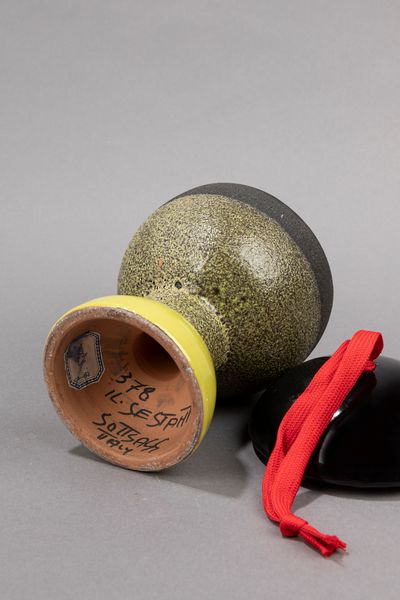 ,Ettore Sottsass Jr : Ceramiche di lava  - Asta Design e Arti Decorative - Associazione Nazionale - Case d'Asta italiane