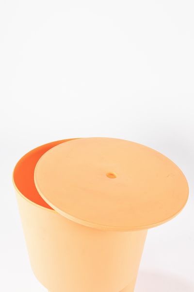 ,Philippe Starck : Bubu  - Asta Design e Arti Decorative - Associazione Nazionale - Case d'Asta italiane