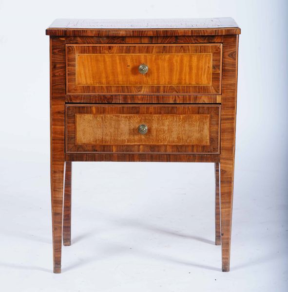 Cassettoncino in vari legni, Roma, XVIII secolo  - Asta Antiquariato Giugno - Associazione Nazionale - Case d'Asta italiane