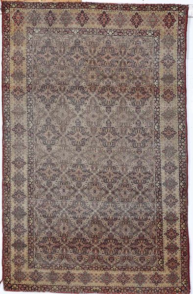 Tappeto Kirman. Persia, fine XIX - inizio XX secolo  - Asta Antiquariato Giugno - Associazione Nazionale - Case d'Asta italiane