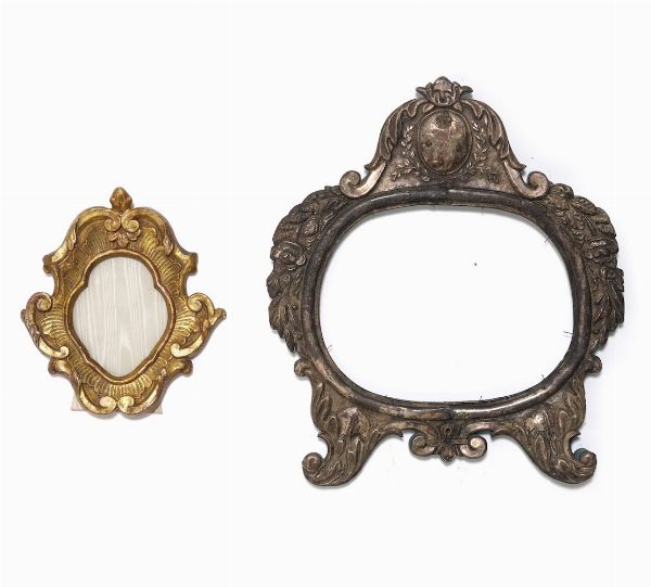 Lotto di due cartaglorie in legno dorato e argentato. XIX secolo  - Asta Antiquariato Giugno - Associazione Nazionale - Case d'Asta italiane