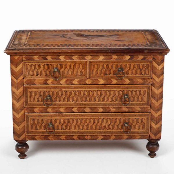 Modellino di cassettone filettato e intarsiato a motivi geometrici. XVIII-XIX secolo  - Asta Antiquariato Giugno - Associazione Nazionale - Case d'Asta italiane