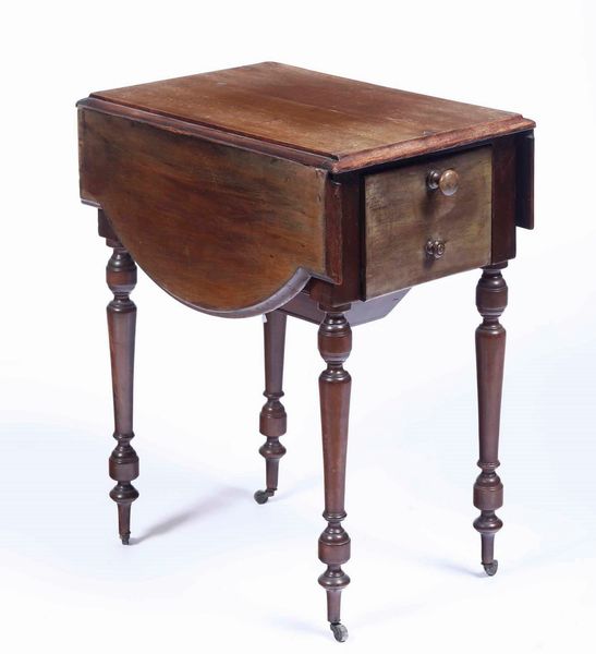 Tavolino a bandelle, XX secolo  - Asta Antiquariato Giugno - Associazione Nazionale - Case d'Asta italiane