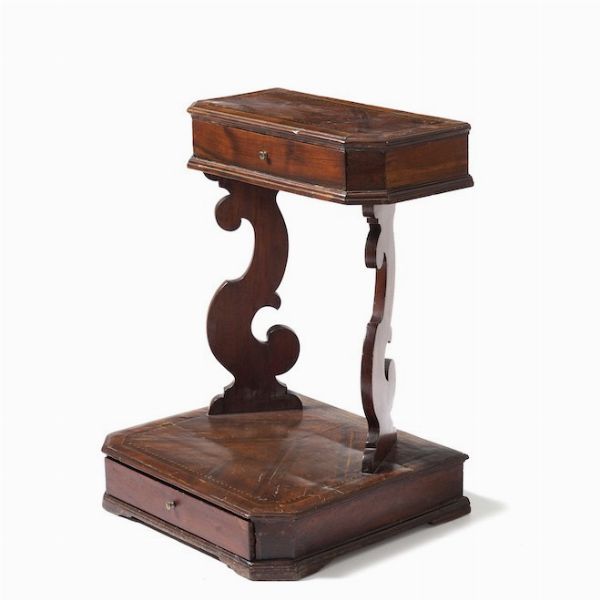Inginocchiatoio lastroanto, filettato ed intarsiato. Fine XVIII secolo  - Asta Antiquariato Giugno - Associazione Nazionale - Case d'Asta italiane
