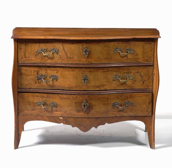 Cassettone lastronato e filettato. Genova, XVIII secolo  - Asta Antiquariato Giugno - Associazione Nazionale - Case d'Asta italiane