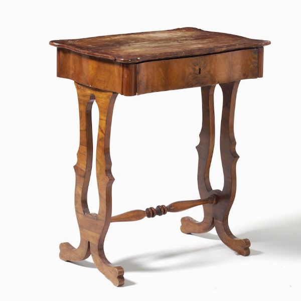 Tavolino da lavoro. XX secolo  - Asta Antiquariato Giugno - Associazione Nazionale - Case d'Asta italiane