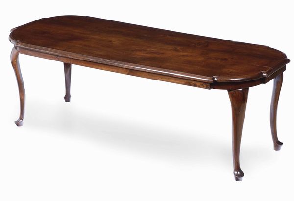 Tavolo da pranzo in noce in stile Luigi XV, XIX secolo  - Asta Antiquariato Giugno - Associazione Nazionale - Case d'Asta italiane