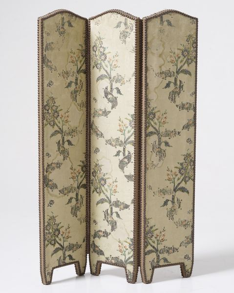 Piccolo paravento a tre ante. XX secolo  - Asta Antiquariato Giugno - Associazione Nazionale - Case d'Asta italiane