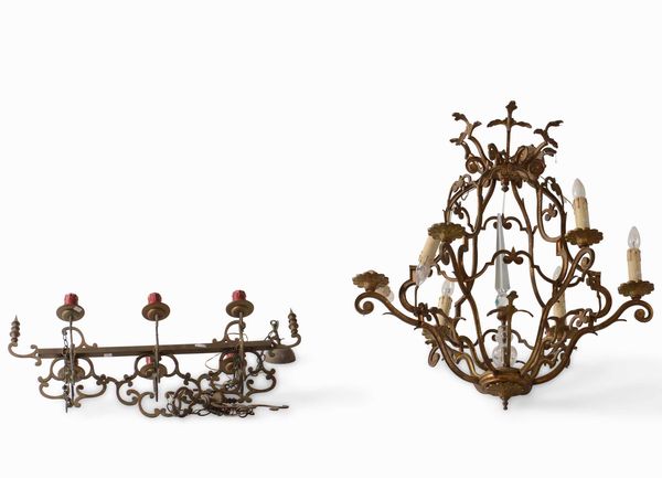 Coppia di lampadari in metallo dorato  - Asta Antiquariato Giugno - Associazione Nazionale - Case d'Asta italiane