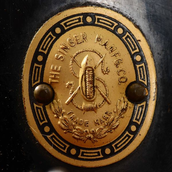 Macchina da cucire Singer. Singer Manufacturing Co.  - Asta Antiquariato Giugno - Associazione Nazionale - Case d'Asta italiane