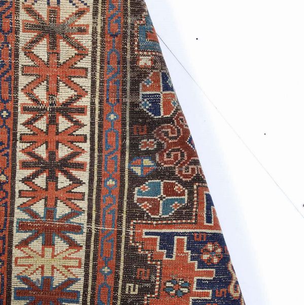 Tappeto Shirvan. Caucaso, fine XIX secolo  - Asta Antiquariato Giugno - Associazione Nazionale - Case d'Asta italiane