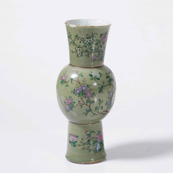 Vaso in porcellana, manifattura orientale  - Asta Antiquariato Giugno - Associazione Nazionale - Case d'Asta italiane