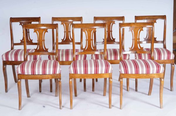Sette sedie in ciliegio. XIX secolo  - Asta Antiquariato Giugno - Associazione Nazionale - Case d'Asta italiane