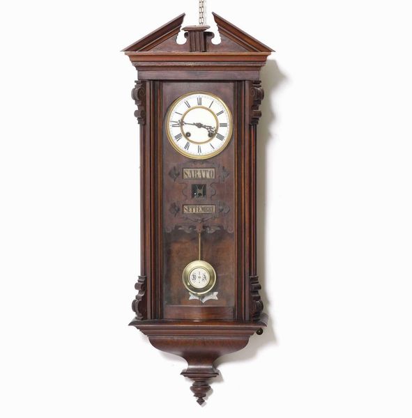 Lotto di due orologi da parete in legno, inizio XX secolo  - Asta Antiquariato Giugno - Associazione Nazionale - Case d'Asta italiane