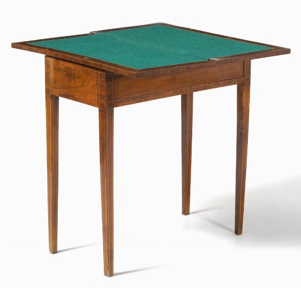 Tavolo da gioco lastronato e filettato, in stile  - Asta Antiquariato Giugno - Associazione Nazionale - Case d'Asta italiane