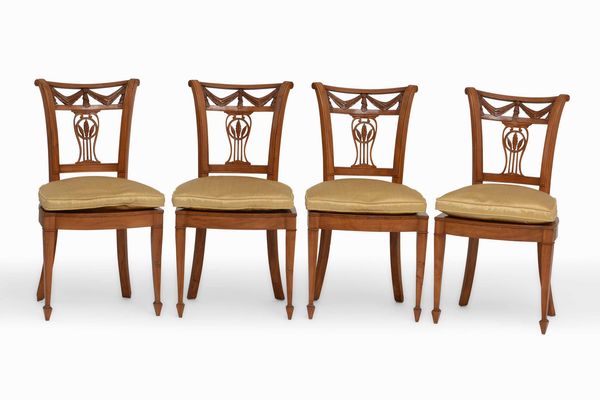 Quattro sedie in legno intagliato, XIX secolo  - Asta Antiquariato Giugno - Associazione Nazionale - Case d'Asta italiane