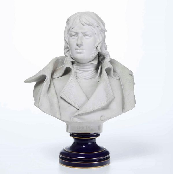 Busto del Generale Lazare Hoche in biscuit su base in porcellana, Manifattura di S�vres, 1899  - Asta Antiquariato Giugno - Associazione Nazionale - Case d'Asta italiane