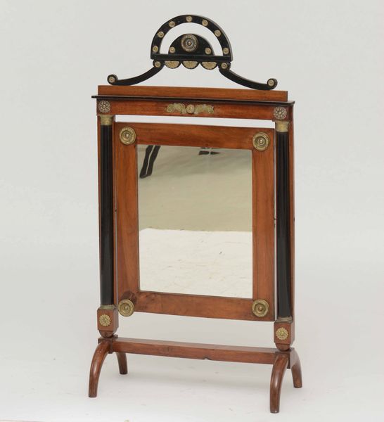 Camera composta da testiera di letto, coppia di comodini, com e psiche, XIX-XX secolo  - Asta Antiquariato Giugno - Associazione Nazionale - Case d'Asta italiane