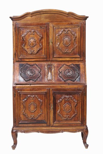Credenza a due corpi. Piemonte, XVIII-XIX secolo  - Asta Antiquariato Giugno - Associazione Nazionale - Case d'Asta italiane