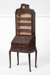 Mobile a due corpi, Inghilterra XIX secolo  - Asta Antiquariato Giugno - Associazione Nazionale - Case d'Asta italiane