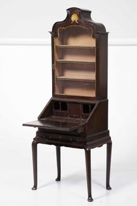 Mobile a due corpi, Inghilterra XIX secolo  - Asta Antiquariato Giugno - Associazione Nazionale - Case d'Asta italiane