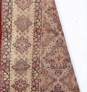 Tappeto Kirman. Persia, fine XIX - inizio XX secolo  - Asta Antiquariato Giugno - Associazione Nazionale - Case d'Asta italiane