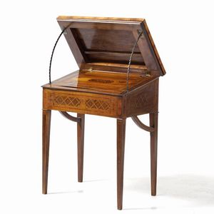 Tavolo lastronato e filettato, intarsiato a motivi geometrici. XVIII-XIX secolo  - Asta Antiquariato Giugno - Associazione Nazionale - Case d'Asta italiane
