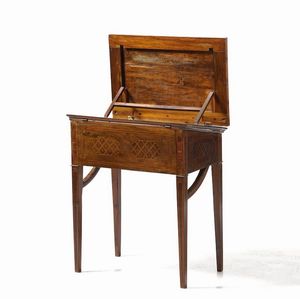 Tavolo lastronato e filettato, intarsiato a motivi geometrici. XVIII-XIX secolo  - Asta Antiquariato Giugno - Associazione Nazionale - Case d'Asta italiane