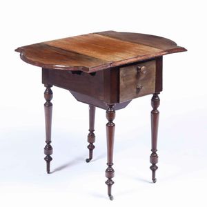 Tavolino a bandelle, XX secolo  - Asta Antiquariato Giugno - Associazione Nazionale - Case d'Asta italiane