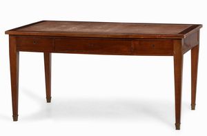 Scrivania a tre cassetti, XIX secolo  - Asta Antiquariato Giugno - Associazione Nazionale - Case d'Asta italiane