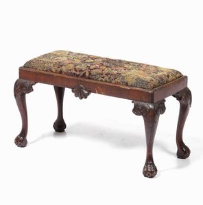 Panchetto in legno intagliato, XIX secolo  - Asta Antiquariato Giugno - Associazione Nazionale - Case d'Asta italiane