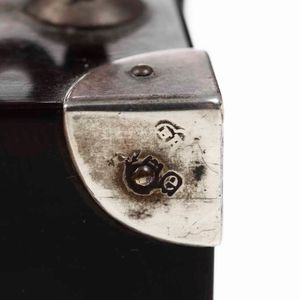 Pendoletta in tartaruga e argento, Inghilterra, XIX secolo  - Asta Antiquariato Giugno - Associazione Nazionale - Case d'Asta italiane