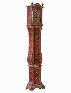 Pendola a torre in legno laccato a chinoiserie. Inghilterra, XVIII-XIX secolo  - Asta Antiquariato Giugno - Associazione Nazionale - Case d'Asta italiane