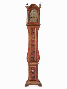 Pendola a torre in legno laccato a chinoiserie. Inghilterra, XVIII-XIX secolo  - Asta Antiquariato Giugno - Associazione Nazionale - Case d'Asta italiane