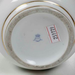 Coppia di cachepots in porcellana tipo S�vres, fine XIX, inizi XX secolo  - Asta Antiquariato Giugno - Associazione Nazionale - Case d'Asta italiane