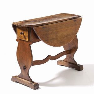 Tavolo ad alette. Umbria (elementi antichi)  - Asta Antiquariato Giugno - Associazione Nazionale - Case d'Asta italiane