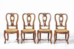 Otto sedie in noce intagliato. XIX-XX secolo  - Asta Antiquariato Giugno - Associazione Nazionale - Case d'Asta italiane